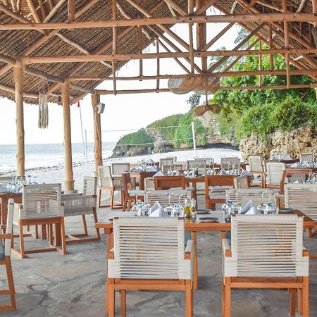 Diamonds Leisure Beach & Golf Resort Диани Бийч Екстериор снимка