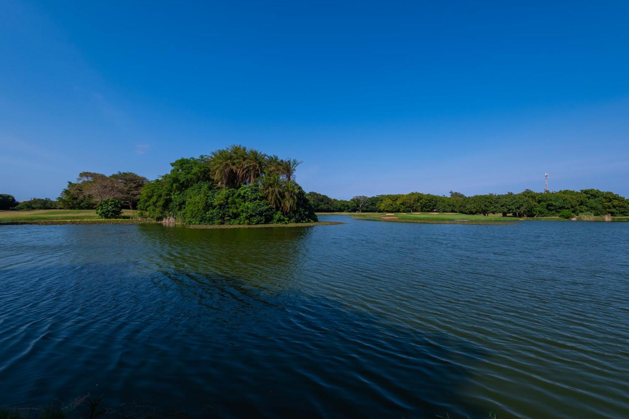 Diamonds Leisure Beach & Golf Resort Диани Бийч Екстериор снимка View of the lagoon