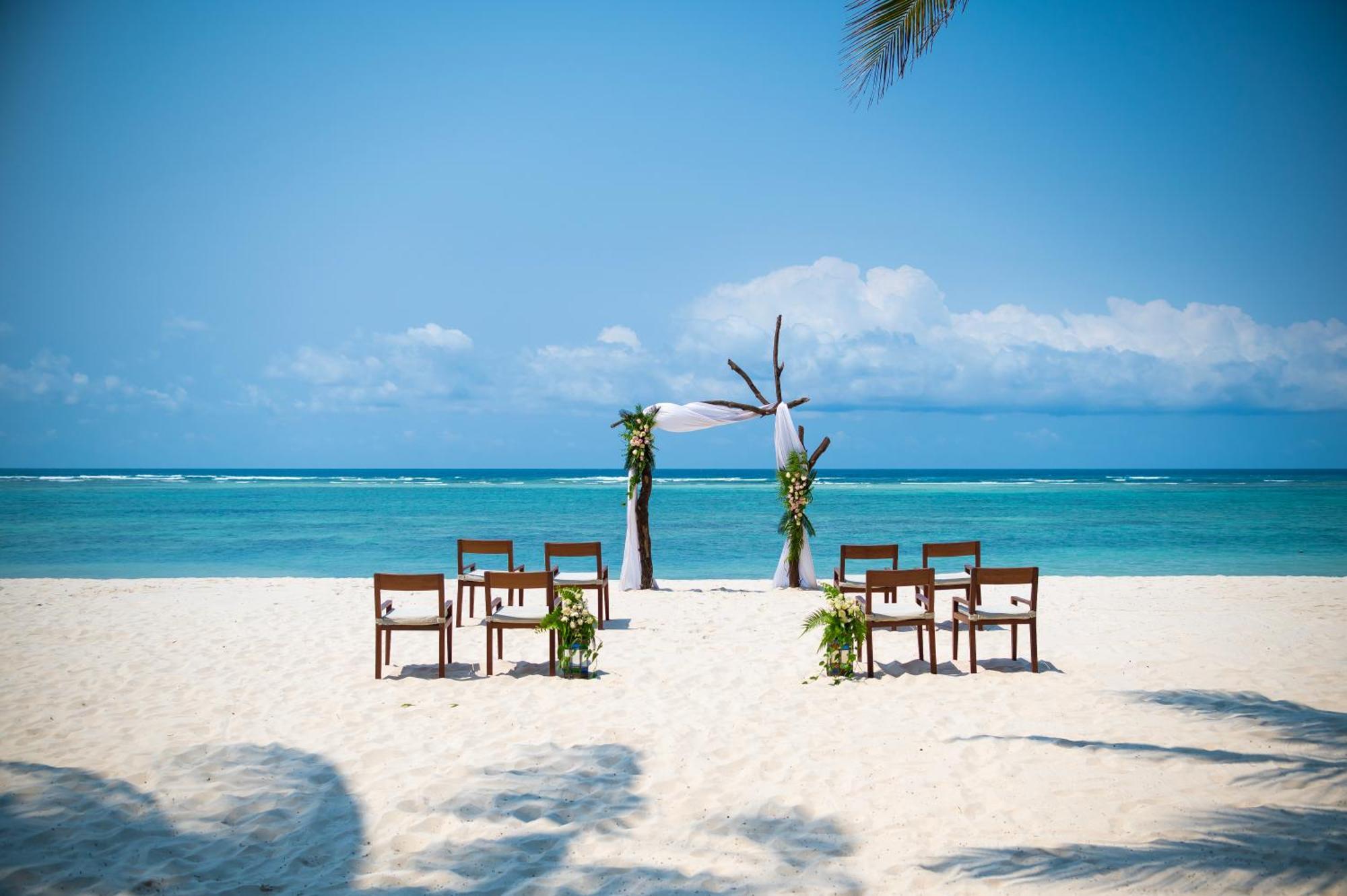 Diamonds Leisure Beach & Golf Resort Диани Бийч Екстериор снимка Beach at Iberostar Grand Hotel Bávaro