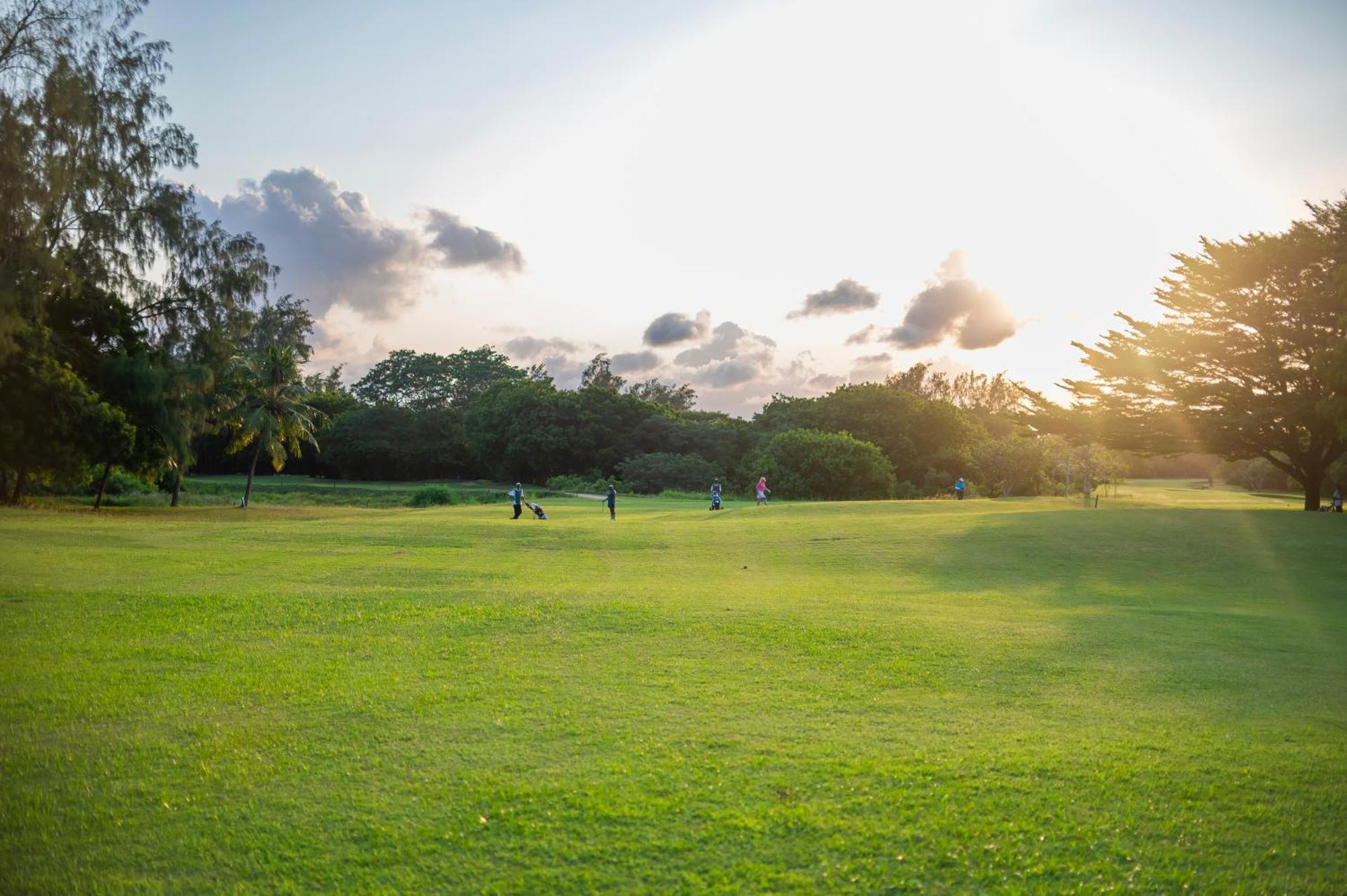 Diamonds Leisure Beach & Golf Resort Диани Бийч Екстериор снимка View of the park