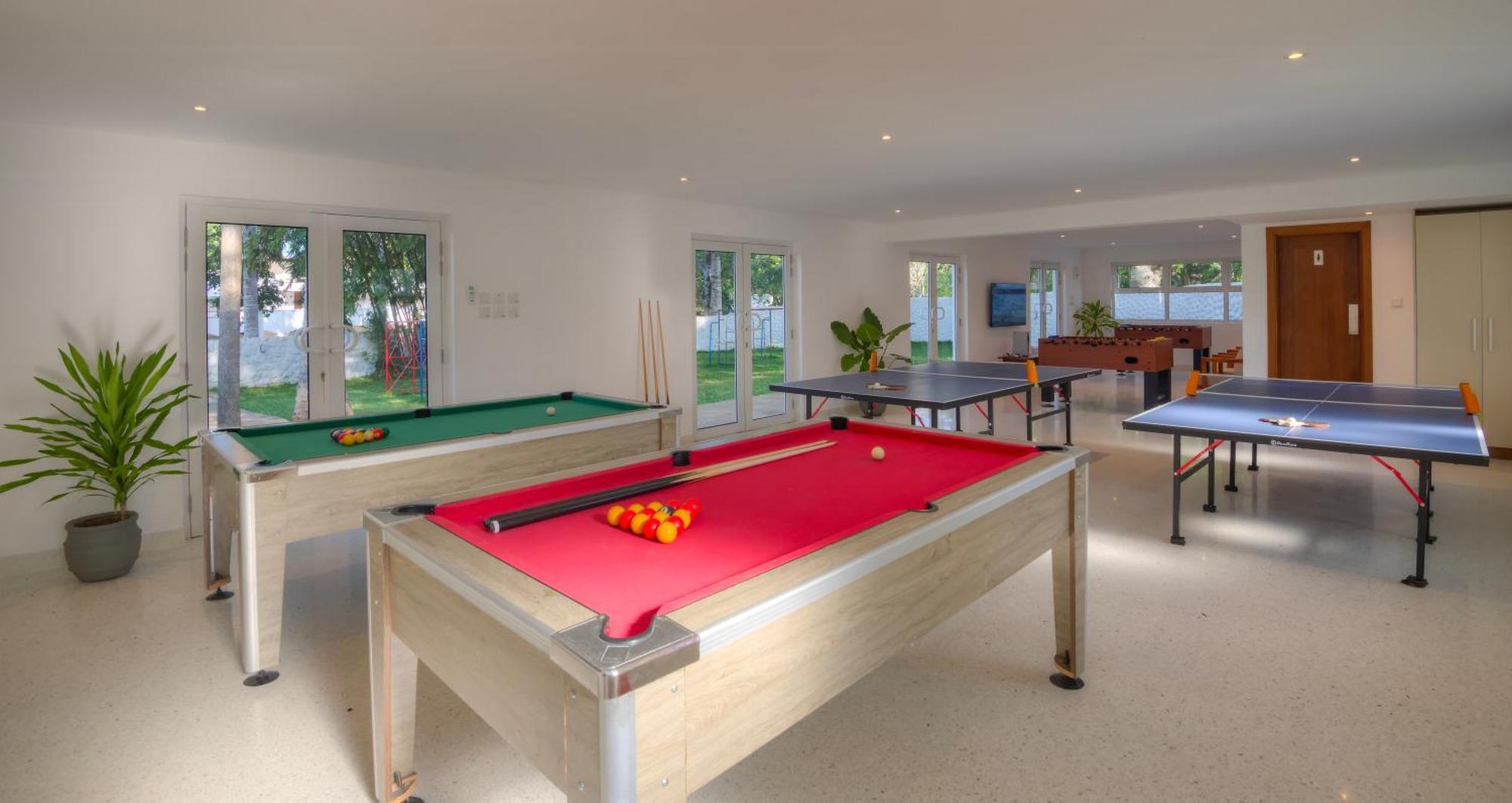 Diamonds Leisure Beach & Golf Resort Диани Бийч Екстериор снимка The games room
