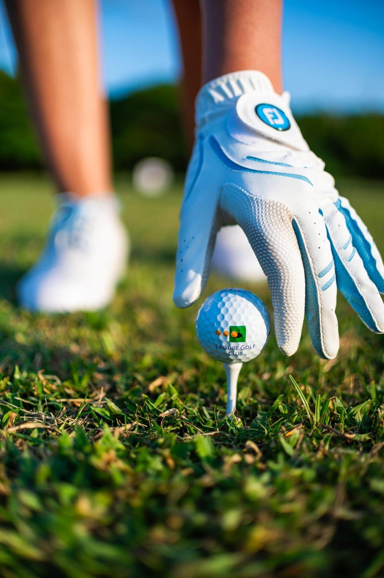 Diamonds Leisure Beach & Golf Resort Диани Бийч Екстериор снимка Golf ball on a tee