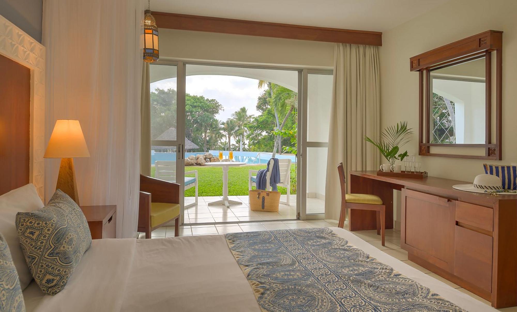 Diamonds Leisure Beach & Golf Resort Диани Бийч Екстериор снимка A room at the resort