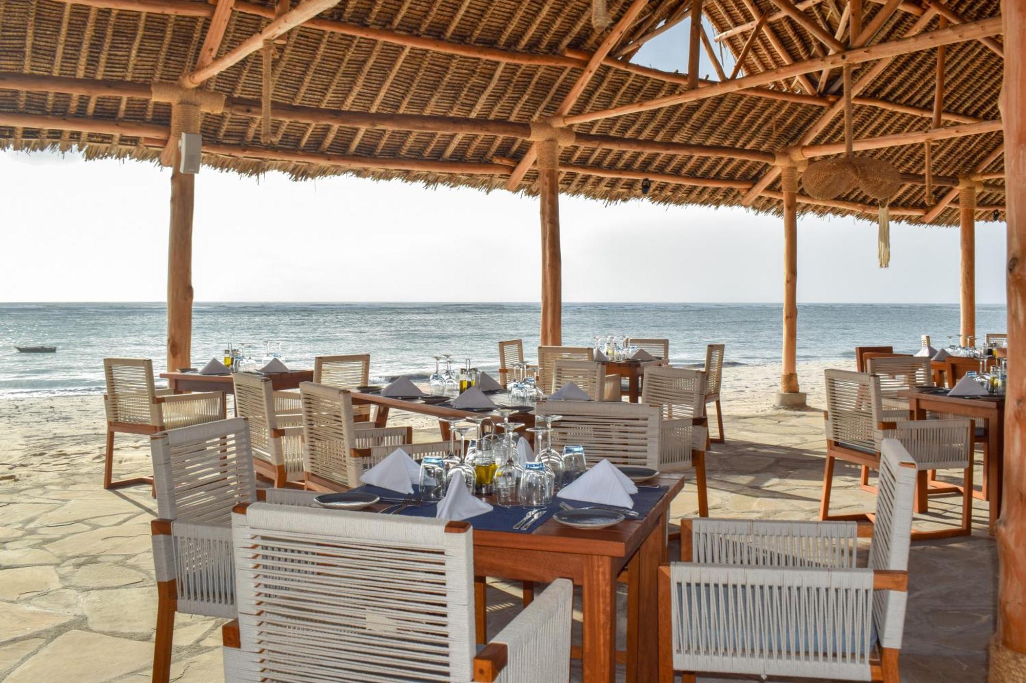 Diamonds Leisure Beach & Golf Resort Диани Бийч Екстериор снимка