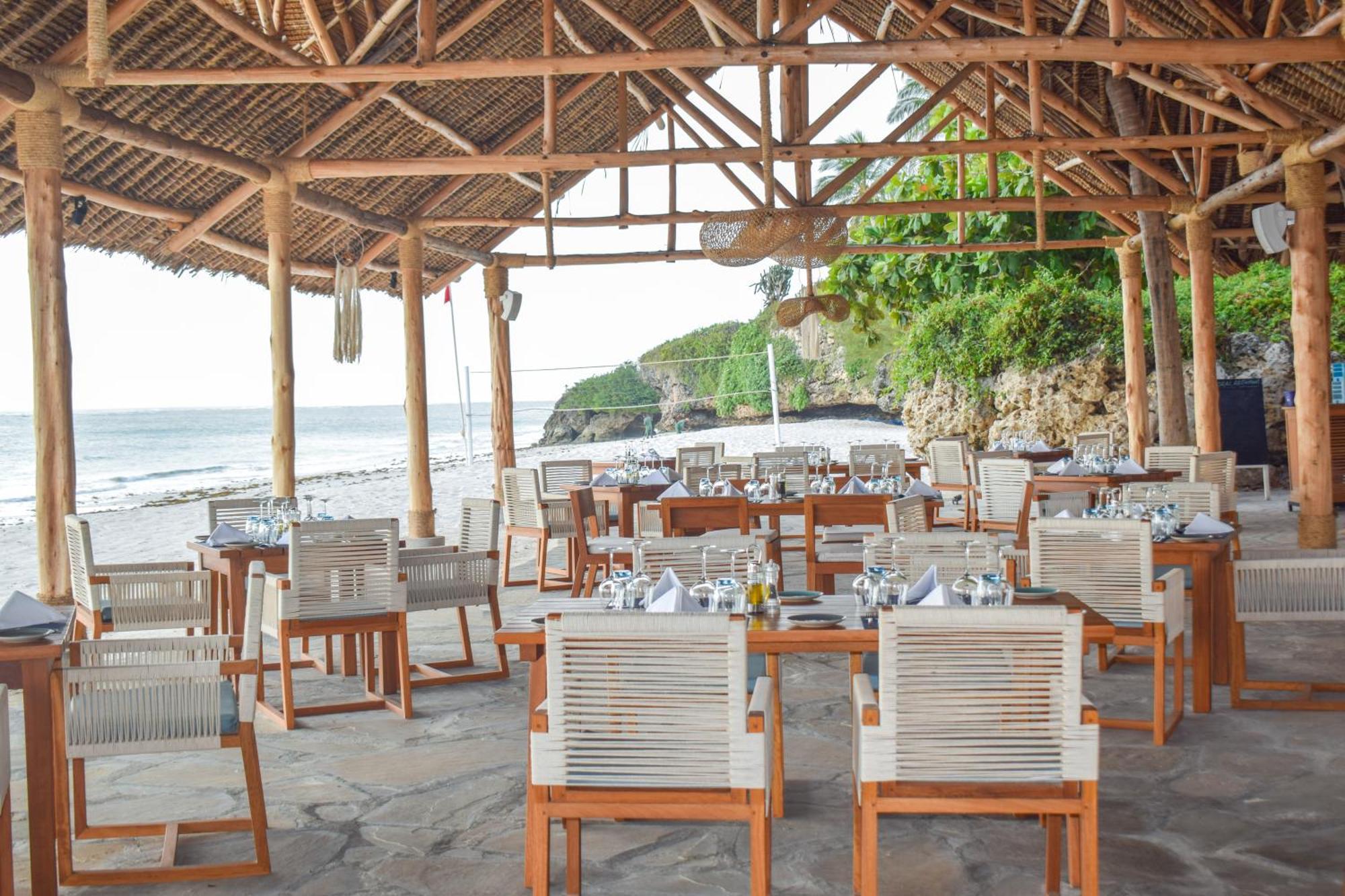 Diamonds Leisure Beach & Golf Resort Диани Бийч Екстериор снимка