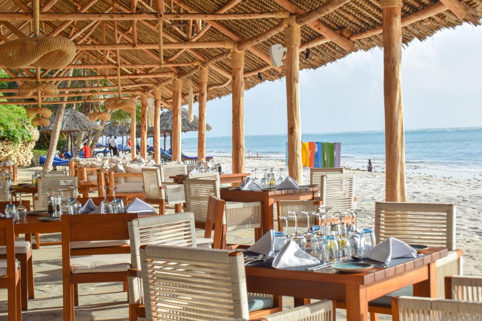 Diamonds Leisure Beach & Golf Resort Диани Бийч Екстериор снимка