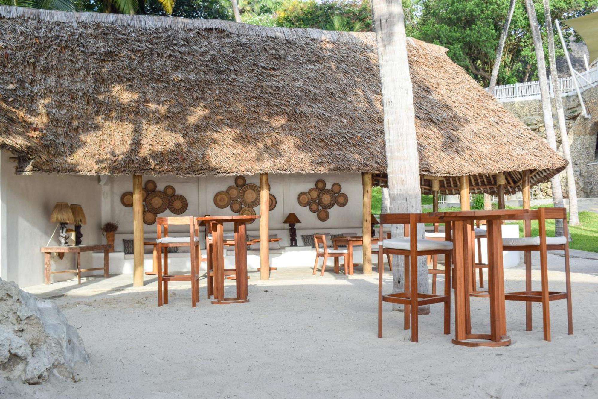Diamonds Leisure Beach & Golf Resort Диани Бийч Екстериор снимка