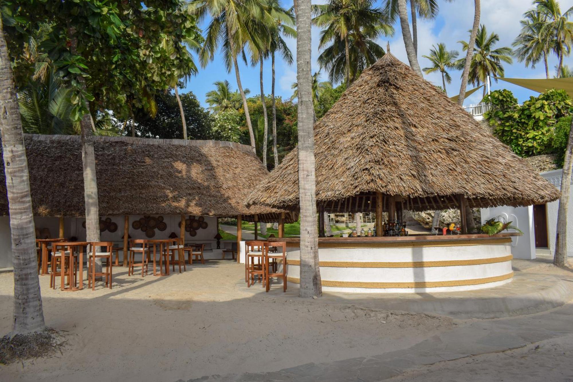 Diamonds Leisure Beach & Golf Resort Диани Бийч Екстериор снимка